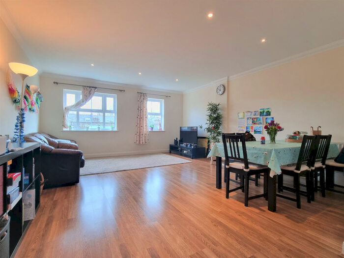 3 Bedroom Terraced House To Rent In Hayes Grove, London, SE22