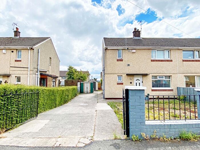 3 Bedroom Semi-Detached House For Sale In Heol-y-Waun, Gelligaer, Hengoed, CF82