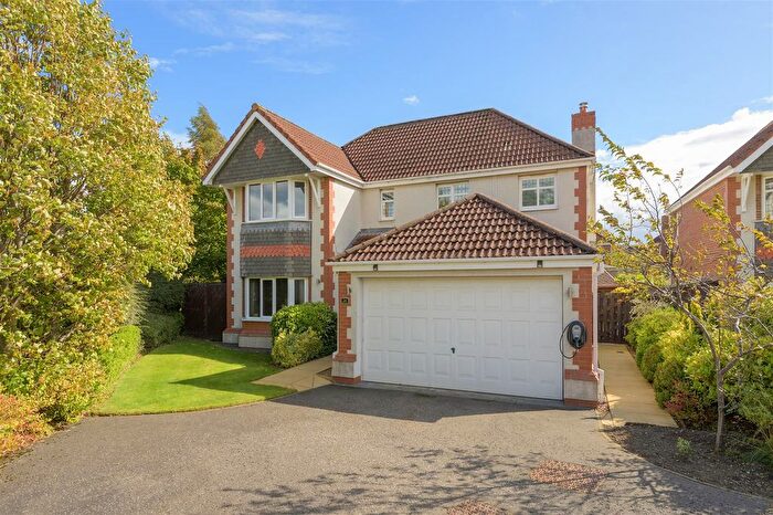 4 Bedroom Detached House For Sale In Bruce Gardens, Dunfermline, KY11