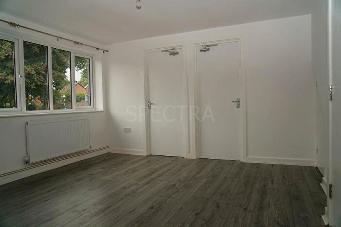 3 Bedroom Flat To Rent In Billesley Lane, Moseley, B13