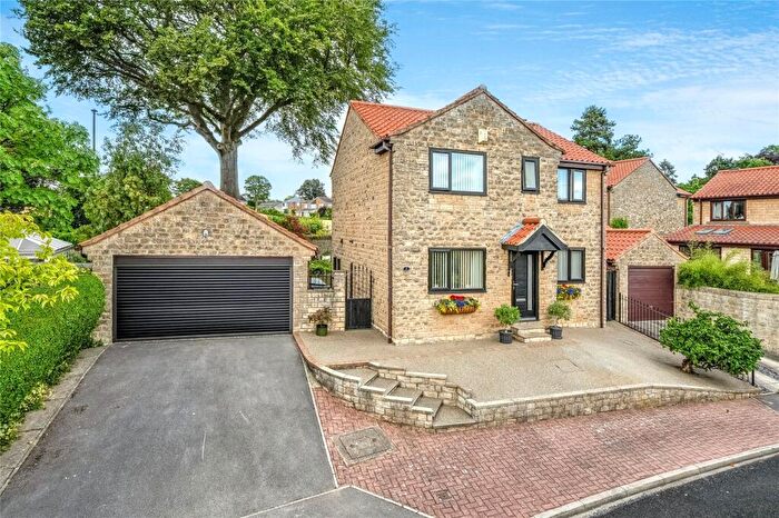 4 Bedroom Detached House For Sale In Aspen Way, Tadcaster, North Yorkshire, LS24