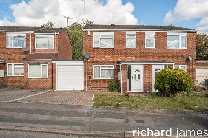 3 Bedroom Semi-Detached House For Sale In Conisborough, Toothill, Swindon, SN5
