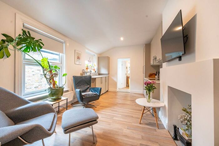1 Bedroom Flat For Sale In Harcourt Road, Stratford, London, E15