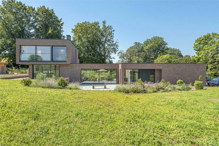 4 Bedroom Detached House To Rent In Woodcote Farm Lane, Upham, Southampton, SO32