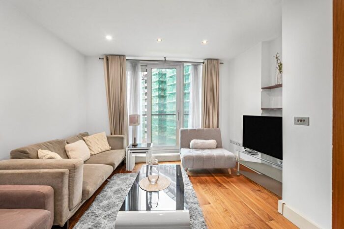 1 Bedroom Flat To Rent In Balmoral Apartments, Praed Street, W2