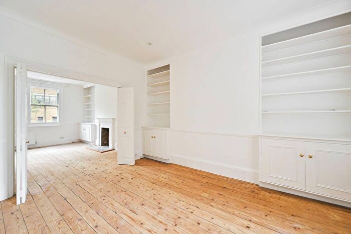 4 Bedroom Maisonette To Rent In Pembroke Road, Kensington, London, W8