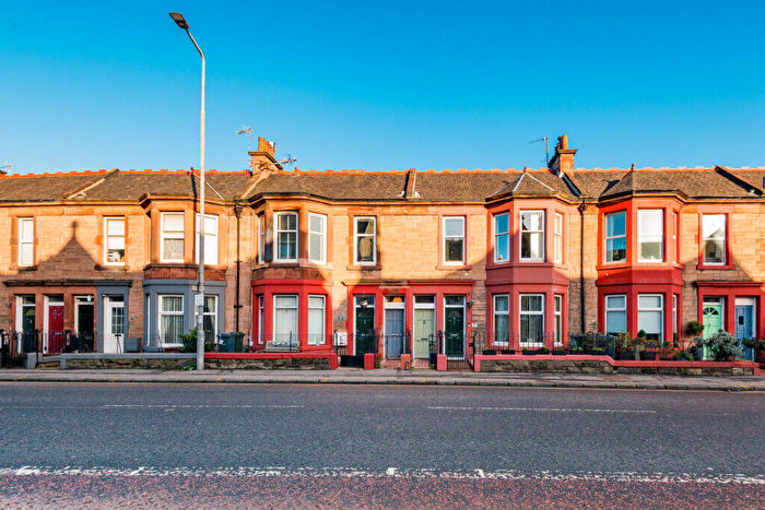 3 Bedroom Flat For Sale In Willowbrae Road, Duddingston, EH8