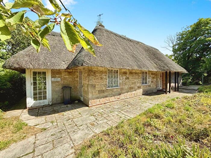 2 Bedroom Bungalow For Sale In Church Road, PO37