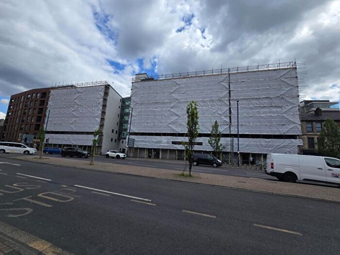 2 Bedroom Flat For Sale In Apartment, Oldham Road, Manchester, Greater Manchester, M4