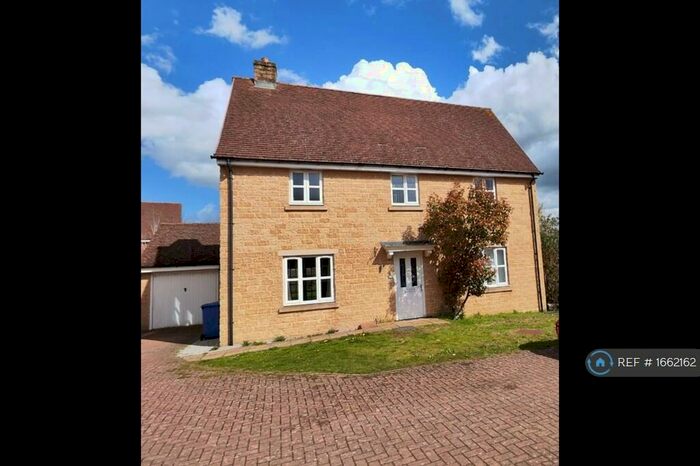 4 Bedroom Detached House To Rent In Cross's Grange Hartwell, Northampton, NN7