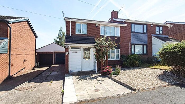 3 Bedroom Semi-detached House For Sale In Ullswater Road, Mexborough, S64