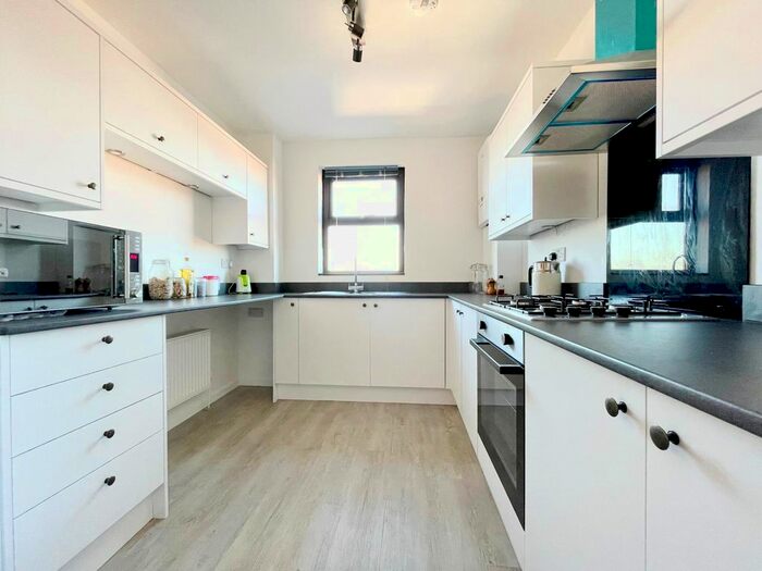 2 Bedroom Flat To Rent In Hales Road, Cheltenham, GL52