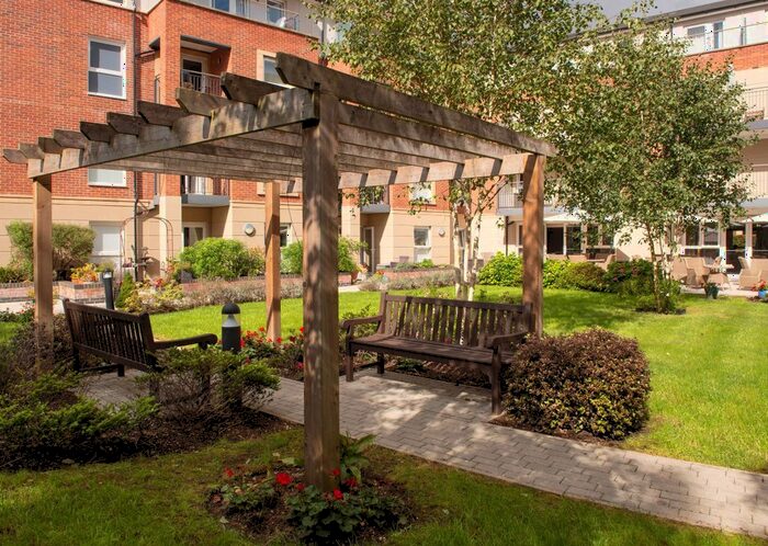 2 Bedroom Flat To Rent In Station Parade, Virginia Water, GU25