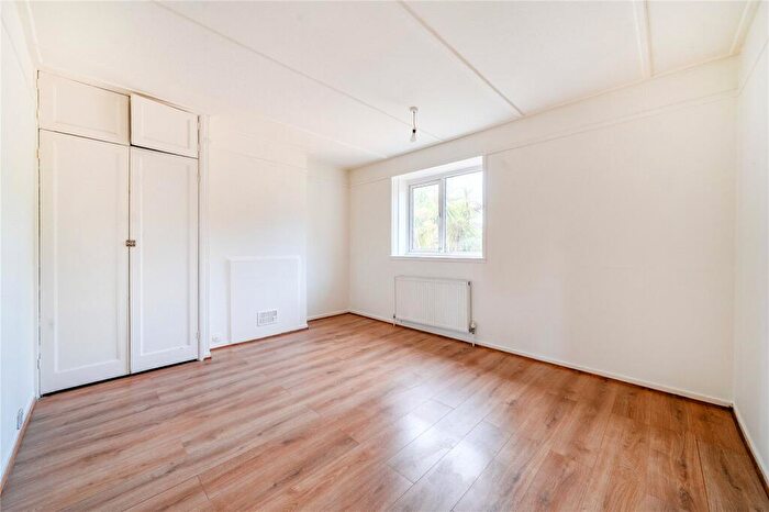 3 Bedroom Semi-Detached House For Sale In Aldercombe Road, Bristol, Somerset, BS9