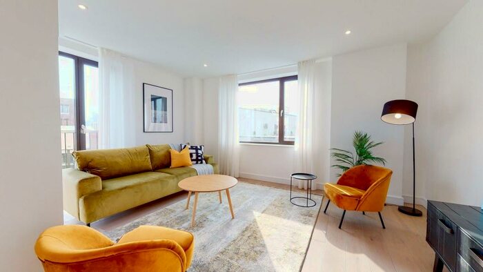 3 Bedroom Ground Flat To Rent In Hackney Road, E2