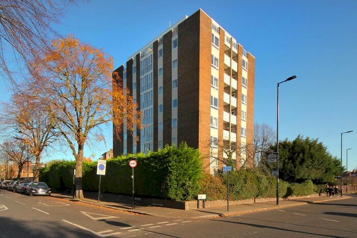2 Bedroom Property To Rent In Greenlaw Court, Mount Park Road, London, W5