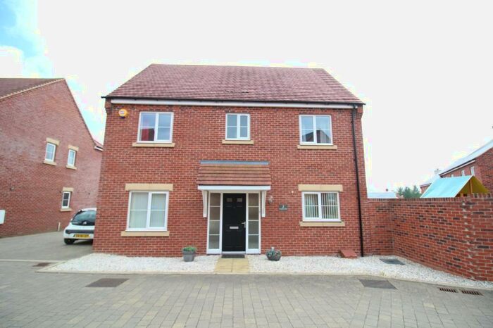 4 Bedroom Detached House To Rent In Boughton Close, Daventry, NN11