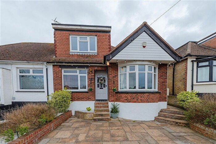 3 Bedroom Chalet For Sale In St. William's Way, Rochester, Kent, ME1