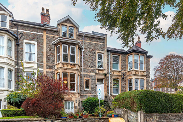 2 Bedroom Flat For Sale In Ravenswood Road, Redland, Bristol, BS6