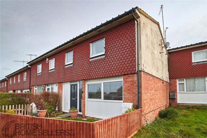 3 Bedroom End Of Terrace House For Sale In Home Farm, Highworth, Swindon, Wiltshire, SN6