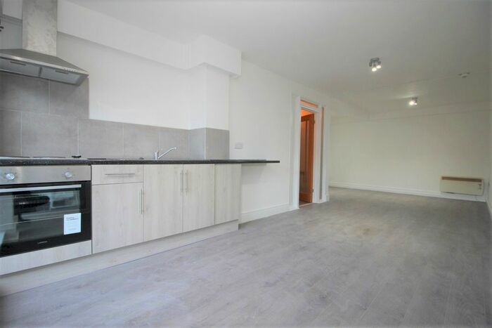 1 Bedroom Flat To Rent In High Streeet, Edgware HA8