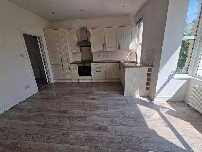 2 Bedroom Flat To Rent In Minet Gardens, London, NW10