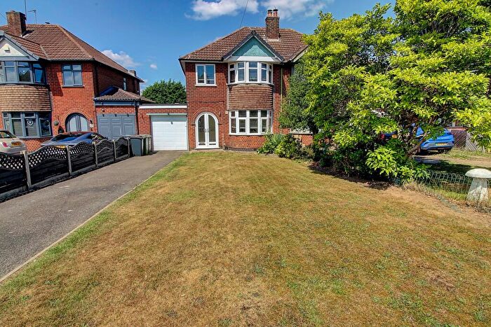 3 Bedroom Semi-Detached House For Sale In Withybrook Road, Bulkington, CV12