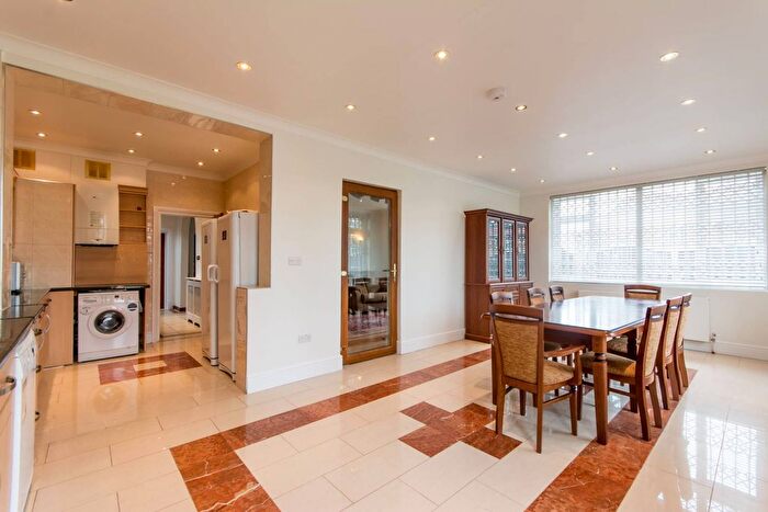 4 Bedroom Property To Rent In Bryan Avenue, Willesden Green, London, NW10