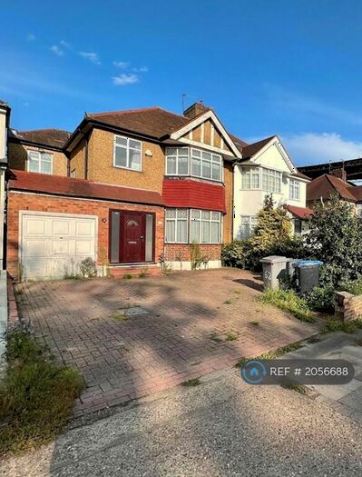 4 Bedroom Semi-Detached House To Rent In Salmon Street, London, NW9