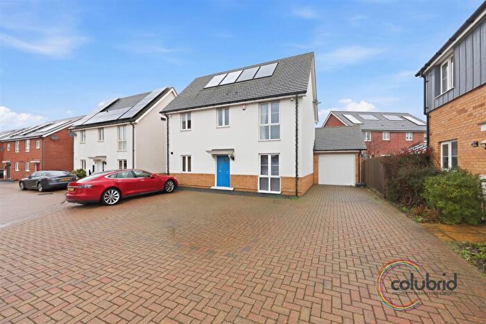 4 Bedroom Detached House For Sale In Colburn Way, Grays, RM16