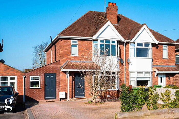 4 Bedroom Semi Detached House For Sale In Ledbury Road, Tupsley, Hereford, HR1