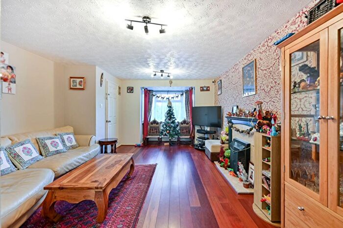 4 Bedroom Detached House For Sale In Southwold Spur, Langley, Slough, SL3