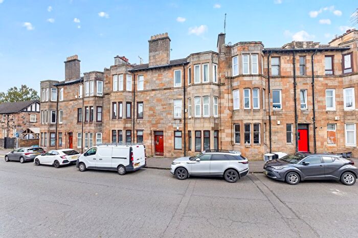 2 Bedroom Flat For Sale In Eastwood Crescent, Thornliebank, Lanarkshire, G46