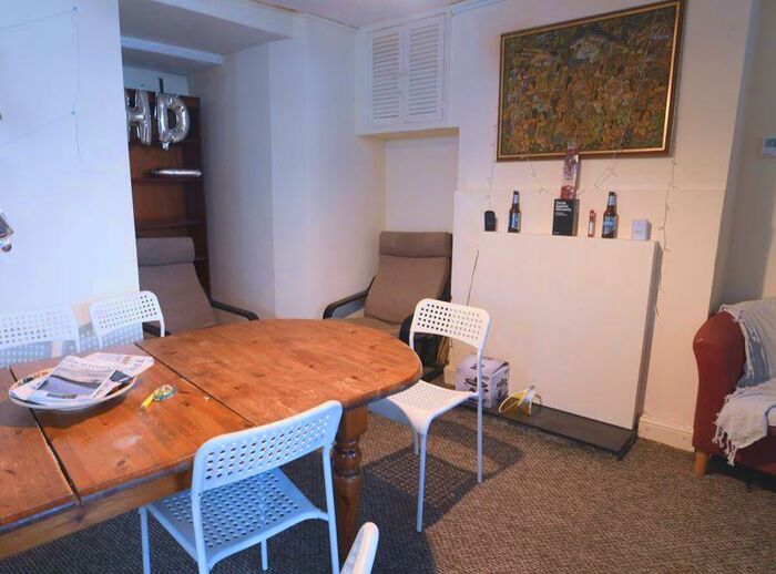 5 Bedroom End Of Terrace House To Rent In Queens Park Road, Brighton, BN2