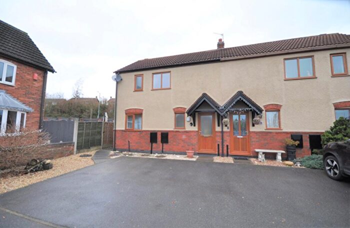 2 Bedroom Semi-Detached House To Rent In Cameron Close, Burton-on-Trent, Staffordshire, DE15