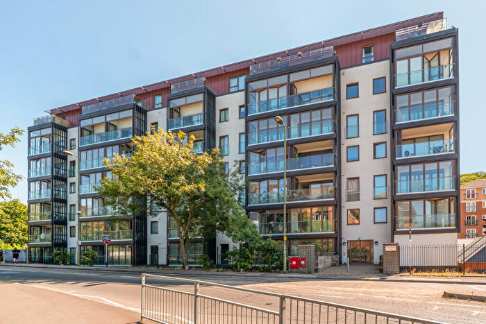 2 Bedroom Flat For Sale In Farnborough Road, Farnborough, GU14