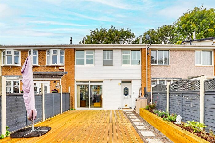 3 Bedroom Terraced House For Sale In Glenlivet Gardens, Nottingham, NG11