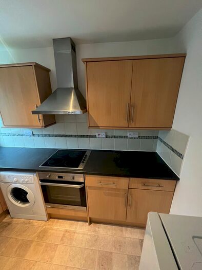2 Bedroom Flat To Rent In Lyonsdown Road, Barnet, EN5