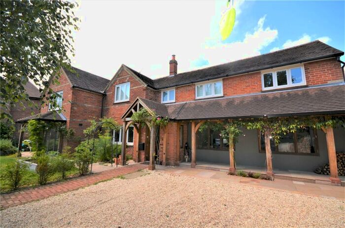 4 Bedroom Detached House To Rent In Aveley Lane, Farnham, Surrey, GU9