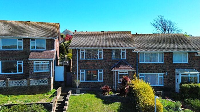 3 Bedroom Semi-Detached House For Sale In Findon Road, Brighton, BN2