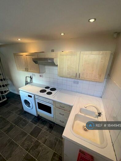 1 Bedroom Maisonette To Rent In The Wells Road, Nottingham, NG3