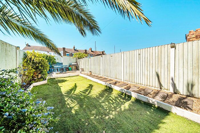 3 Bedroom Terraced House For Sale In Castlemere Avenue, Queenborough, ME11