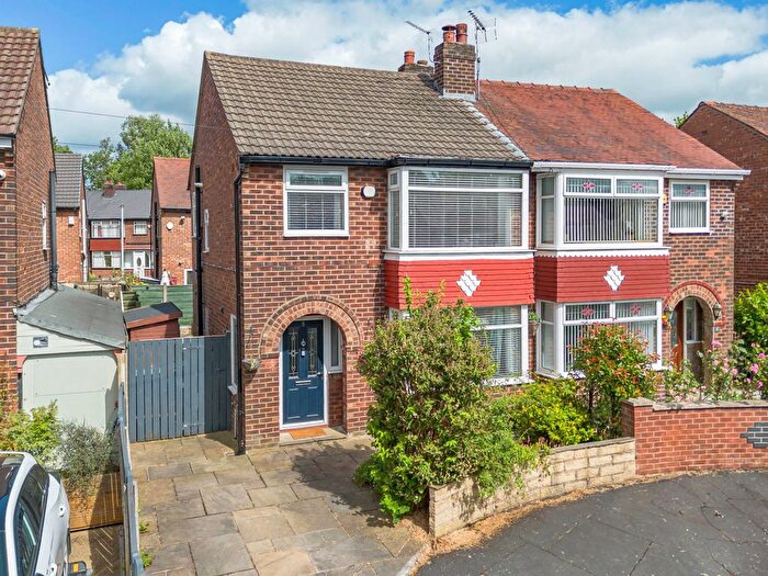 3 Bedroom Semi-Detached House For Sale In Chertsey Close, Gorton, Manchester, M18