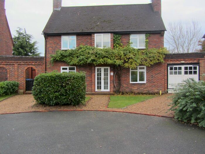 4 Bedroom Detached House To Rent In Otter Close, Ottershaw, Chertsey, KT16