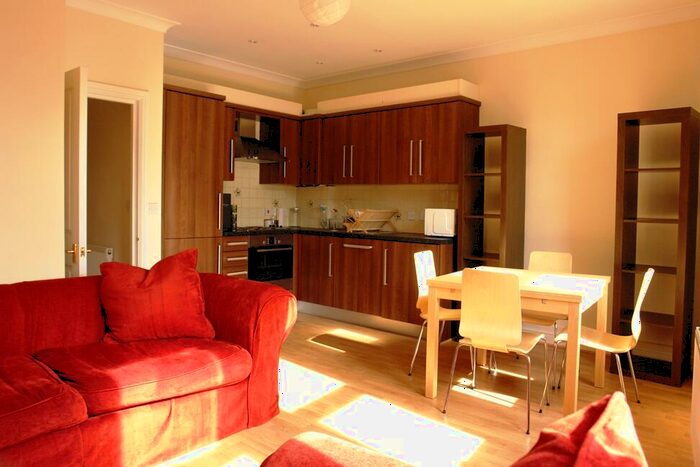 2 Bedroom Flat To Rent In Fleet Road, London, NW3