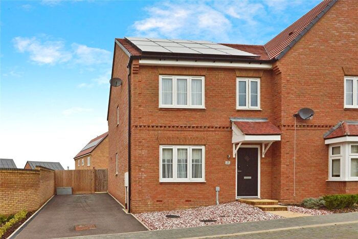 3 Bedroom Semi Detached House For Sale In Ronaldsay Grove, Whitehouse, Milton Keynes, Buckinghamshire, MK8