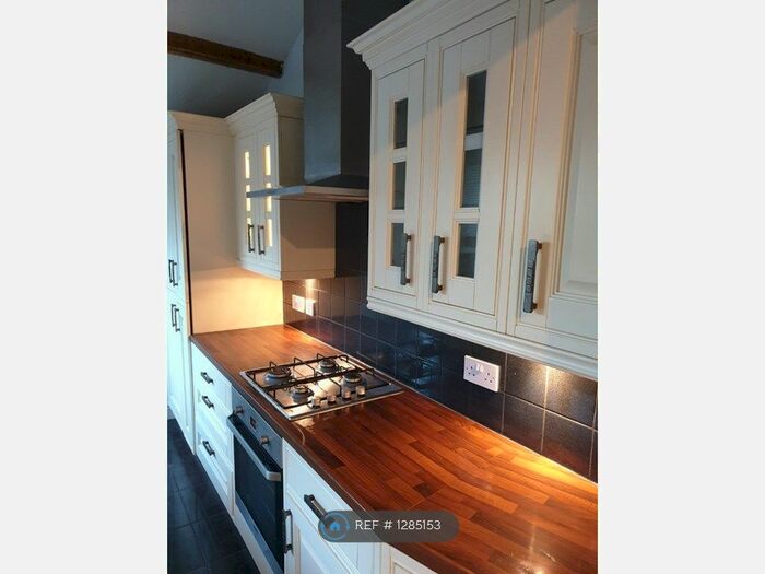 2 Bedroom Semi-Detached House To Rent In York Street, Stockport SK3