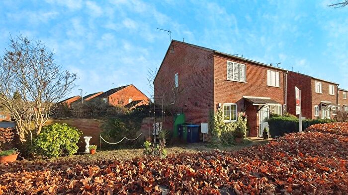 2 Bedroom Semi-Detached House For Sale In Lysander Close, Wellesbourne, Warwick, CV35