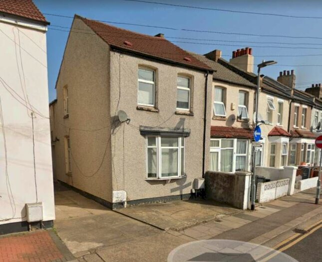 4 Bedroom Terraced House To Rent In Victoria Road, Barking, IG11