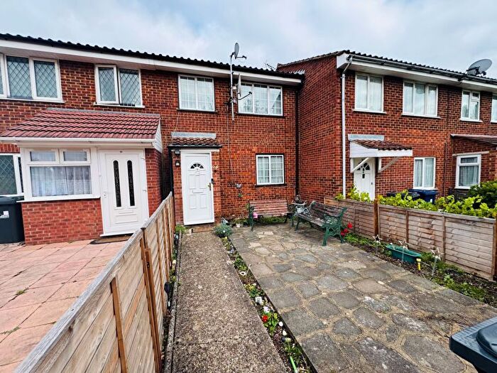 3 Bedroom Terraced House For Sale In Makepeace Road, Northolt, UB5